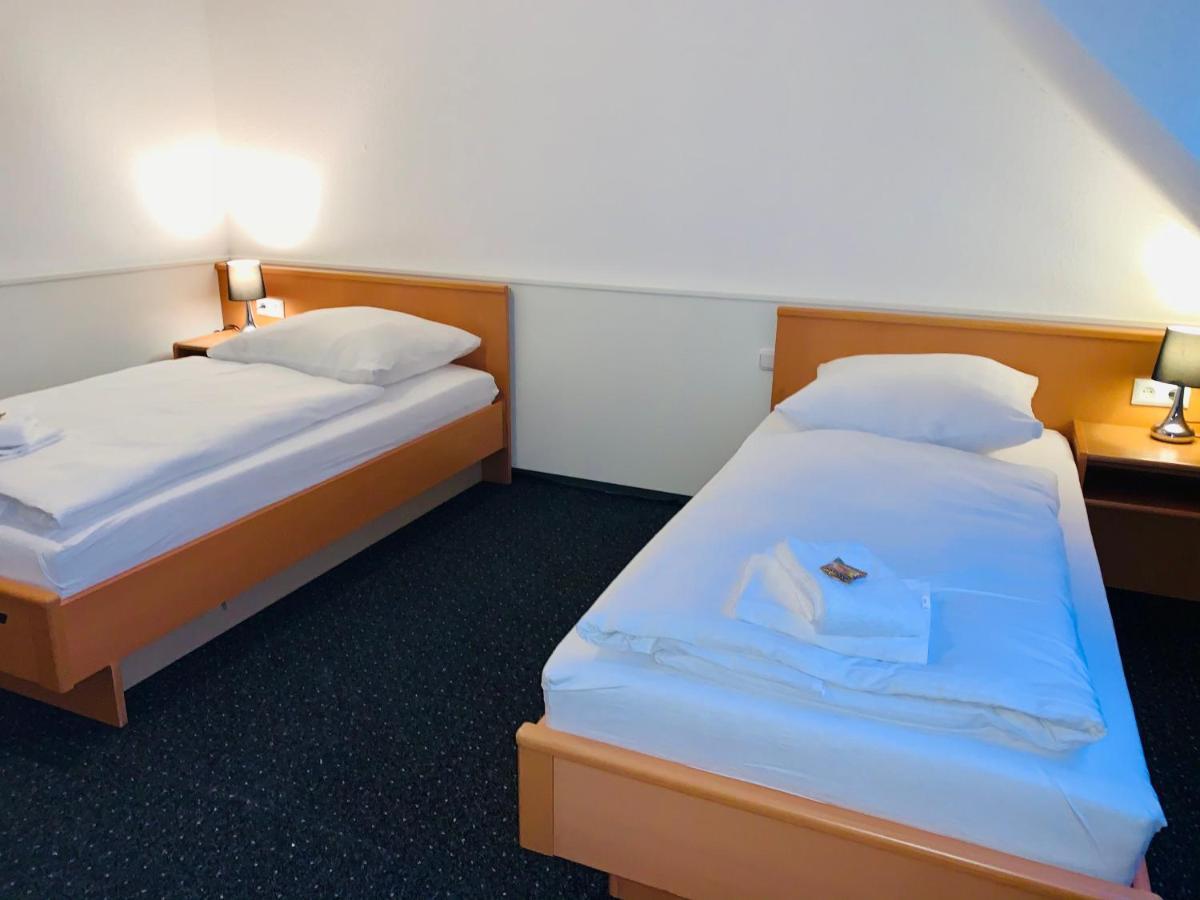 Dua Hotel Wennigsen Eksteriør bilde